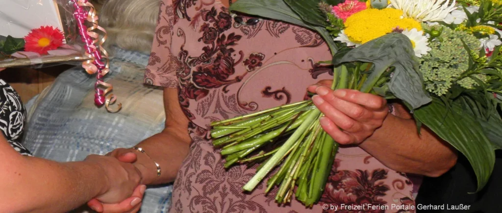 Blumen Geschenke und Glückwünsche Sprüche, Blumen Glückwünsche zum Einzug ins neue Haus / Wohnung