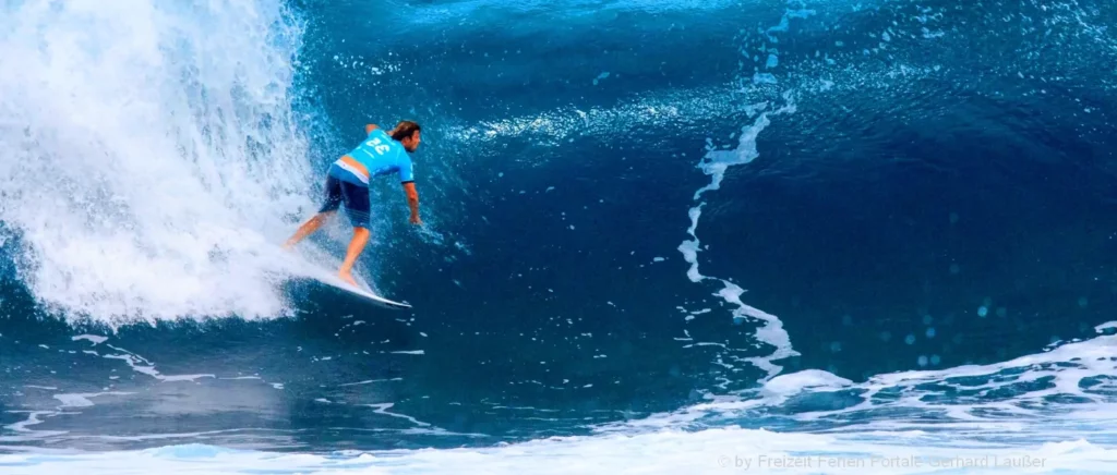 Surfen am Meer Surfen Actionurlaub am Meer Sportreisen Urlaubsideen Abenteuer
